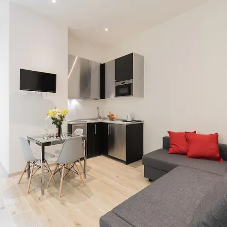 Mudiva -train Station Modern 1 Bdr Flat 1st Floor Apartment *