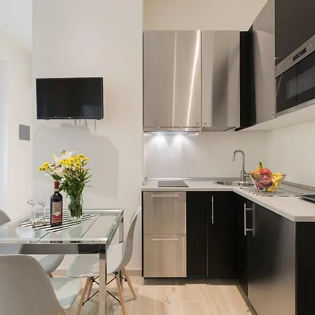 Apartment Mudiva -train Station Modern 1 Bdr Flat 1st Floor