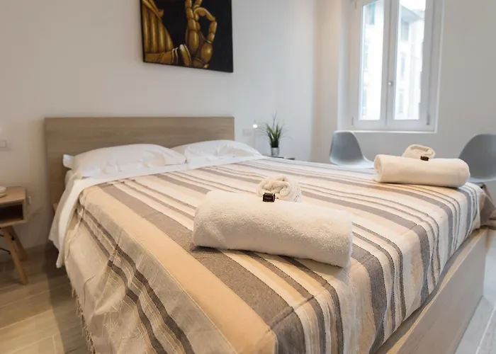 Keys Of Italy - Mudiva - Albero 2 - Train Station Modern 1 Bdr Flat 1st Floor Apartament