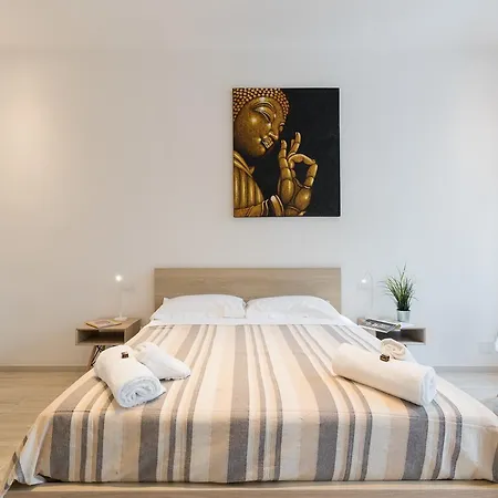 Mudiva -train Station Modern 1 Bdr Flat 1st Floor Florencia
